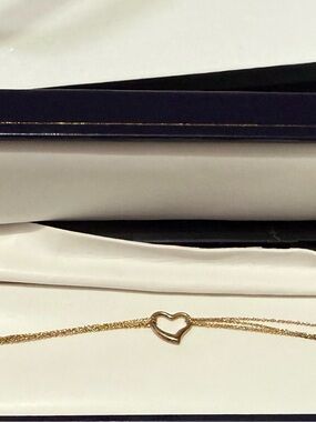 Delicate Gold Heart Bracelet